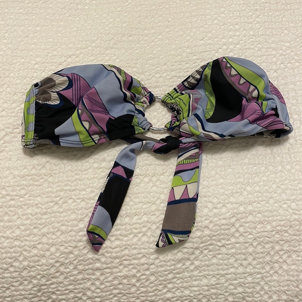 Retro patterned bandeau bikini top